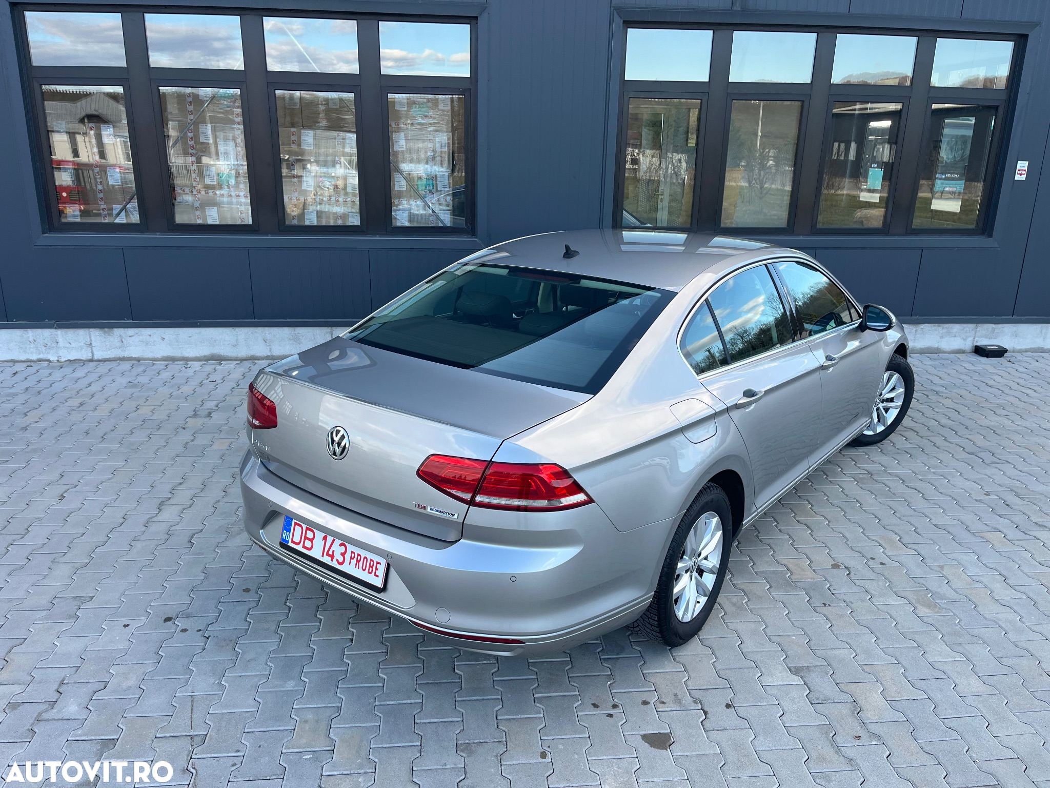 Volkswagen Passat 1.6 TDI (BlueMotion Technology) DSG Comfortline - 4