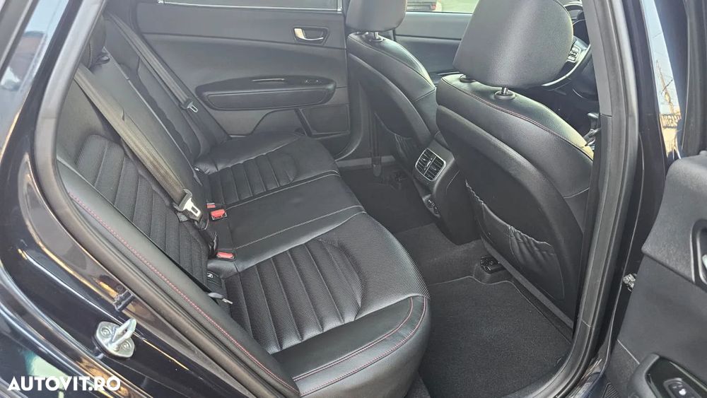 Kia Optima 1.7 DSL 7DCT GT Line - 28