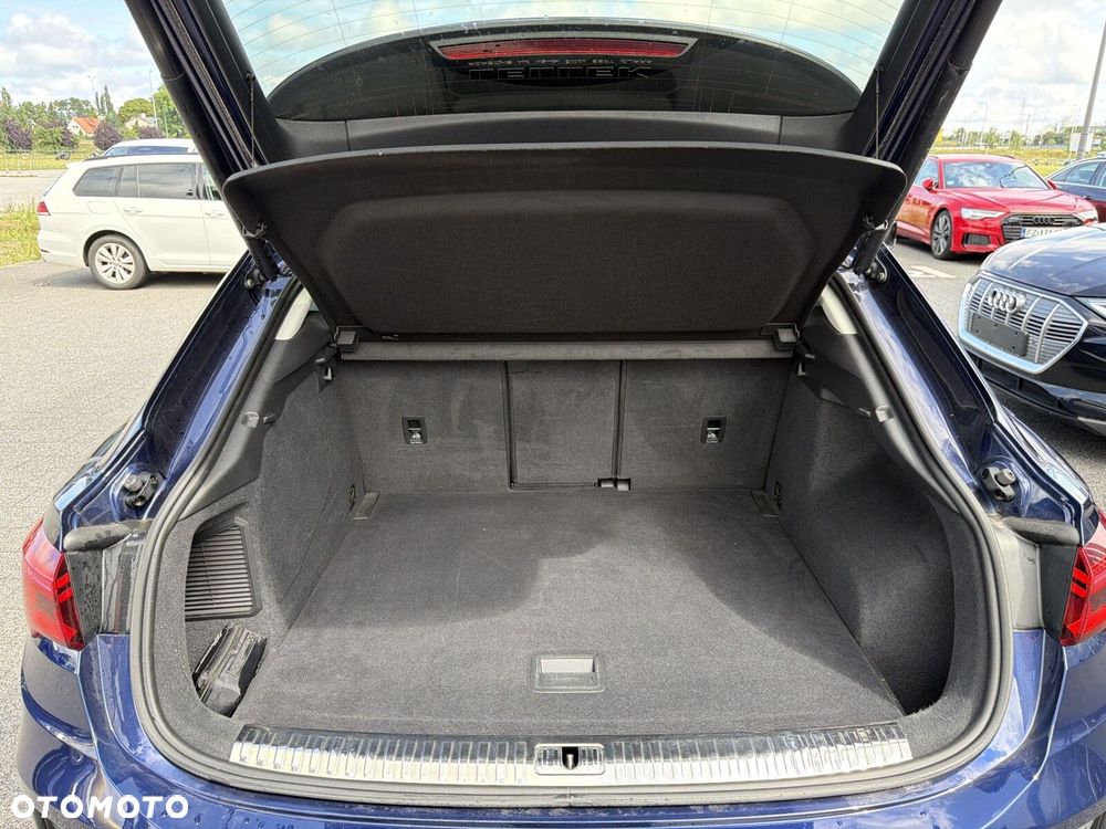 Audi Q3 Sportback - 12
