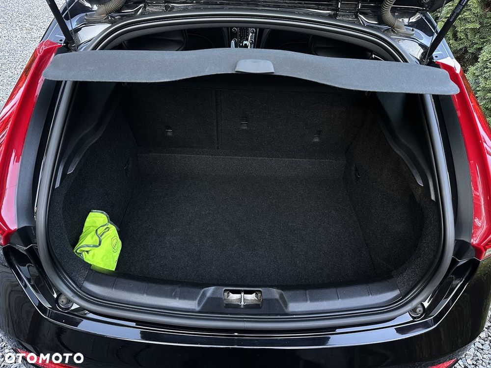 Volvo V40 D2 Drive-E R-Design Kinetic - 15