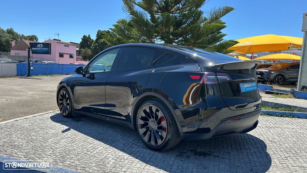 Tesla Model Y Performance Dual Motor AWD - 18