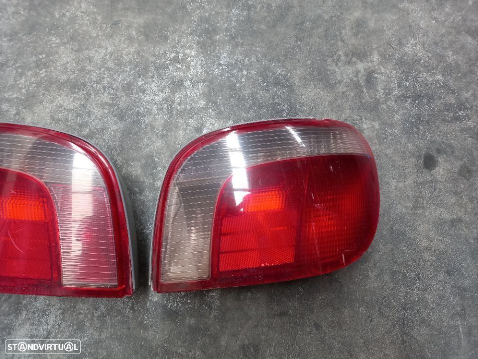 Farolim trás Toyota Yaris 2000 - 2
