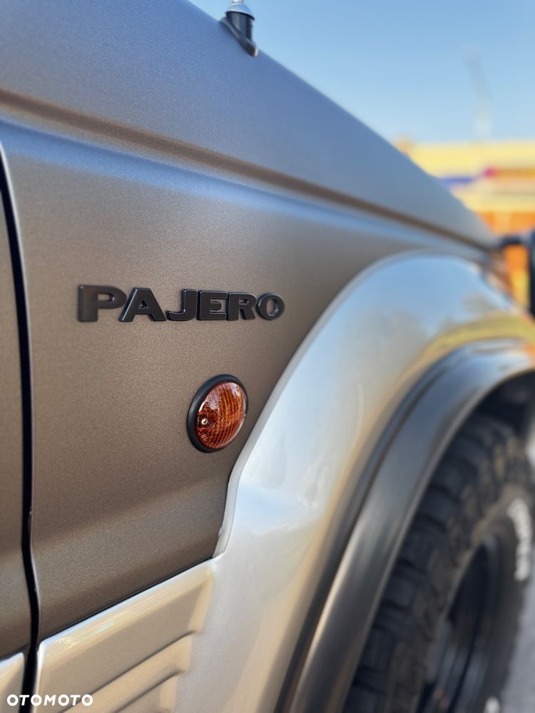 Mitsubishi Pajero - 18