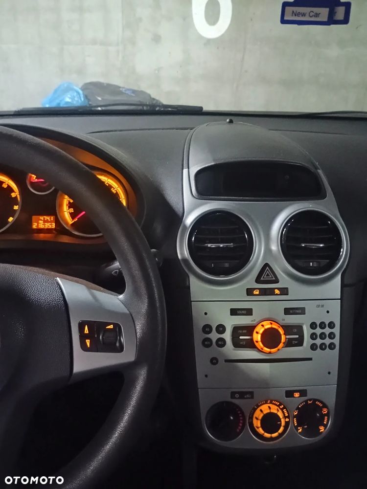 Opel Corsa 1.2 16V Essentia - 16