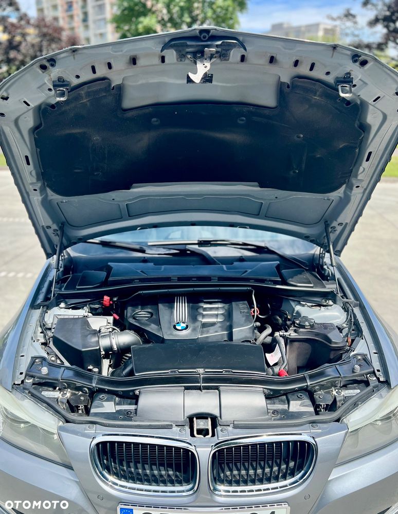 BMW Seria 3 318d - 15