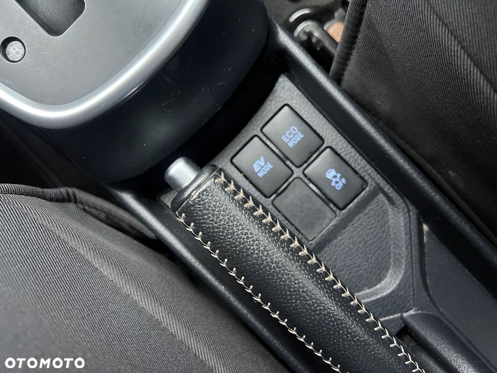 Toyota Yaris ver-1-2-turbo-team-deutschland - 18