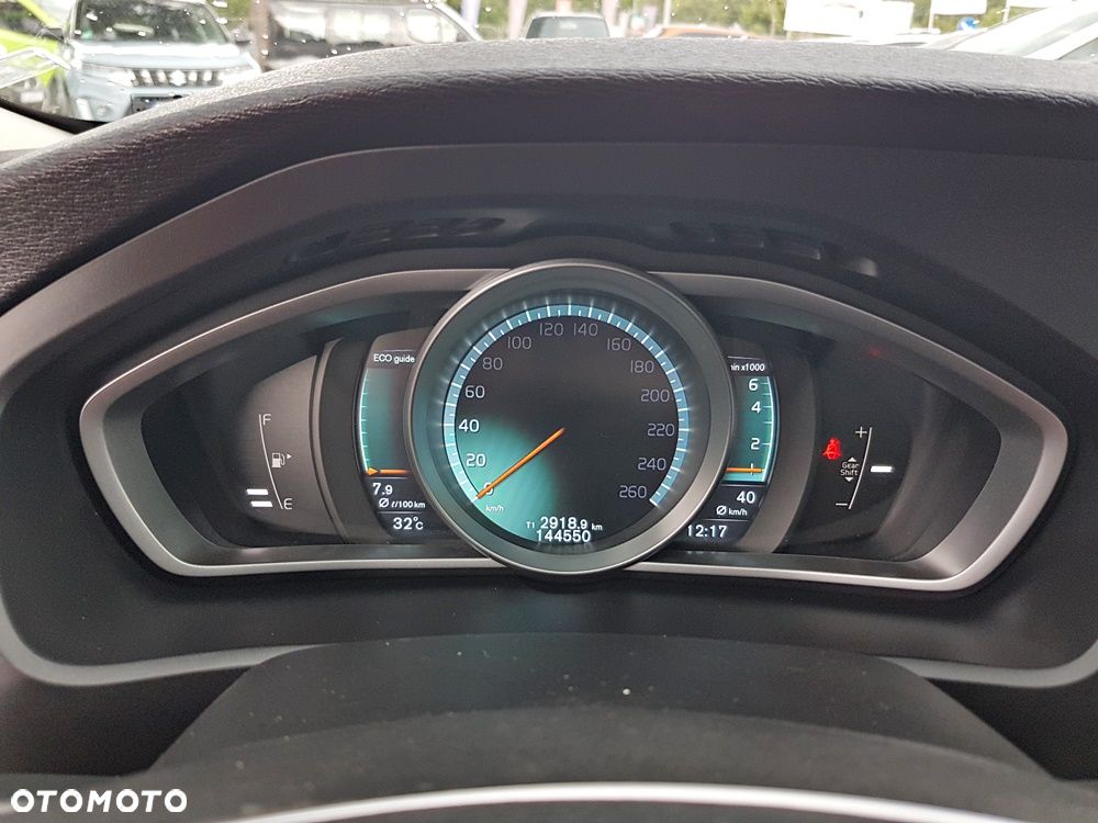 Volvo V40 T2 Drive-E Momentum - 16