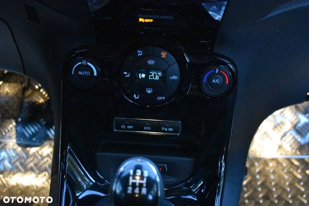 Ford Fiesta 1.0 EcoBoost STart-Stop Titanium - 20