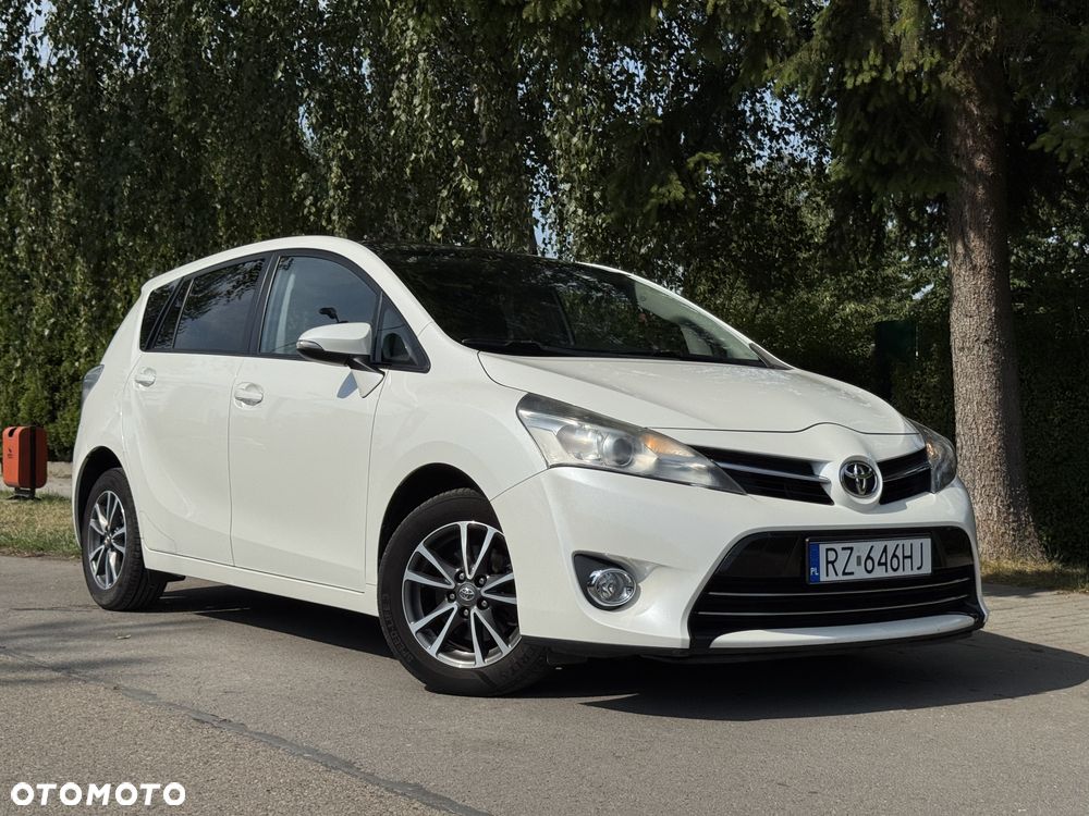 Toyota Verso - 1