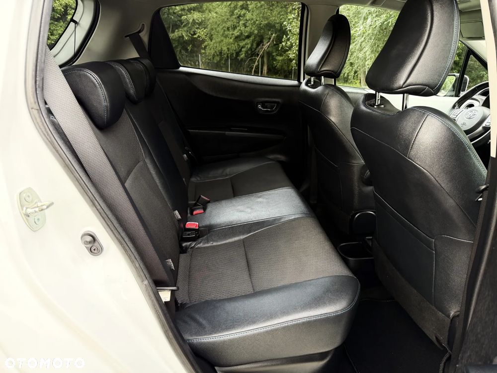 Toyota Yaris Hybrid 100 Premium - 21