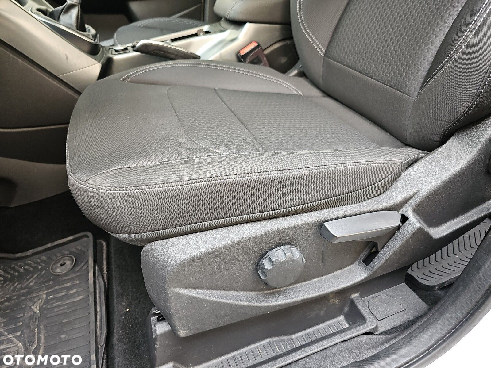Ford Kuga - 26