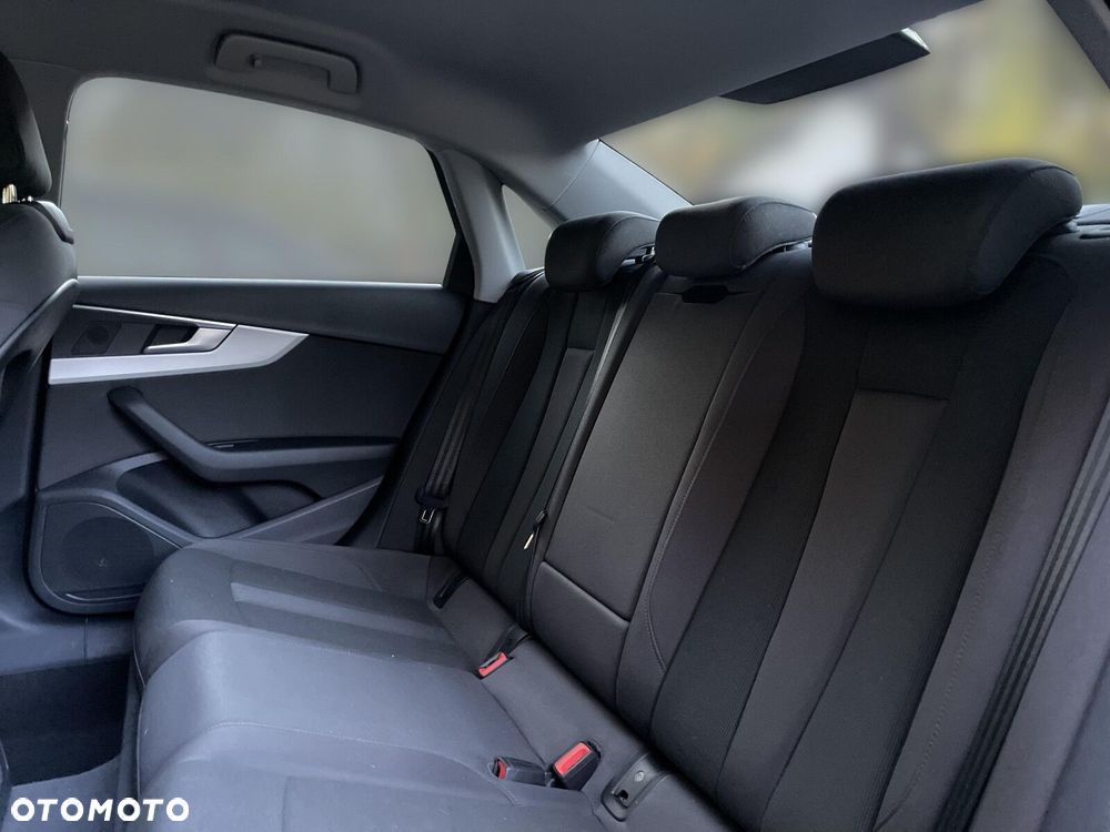 Audi A4 Limousine - 30