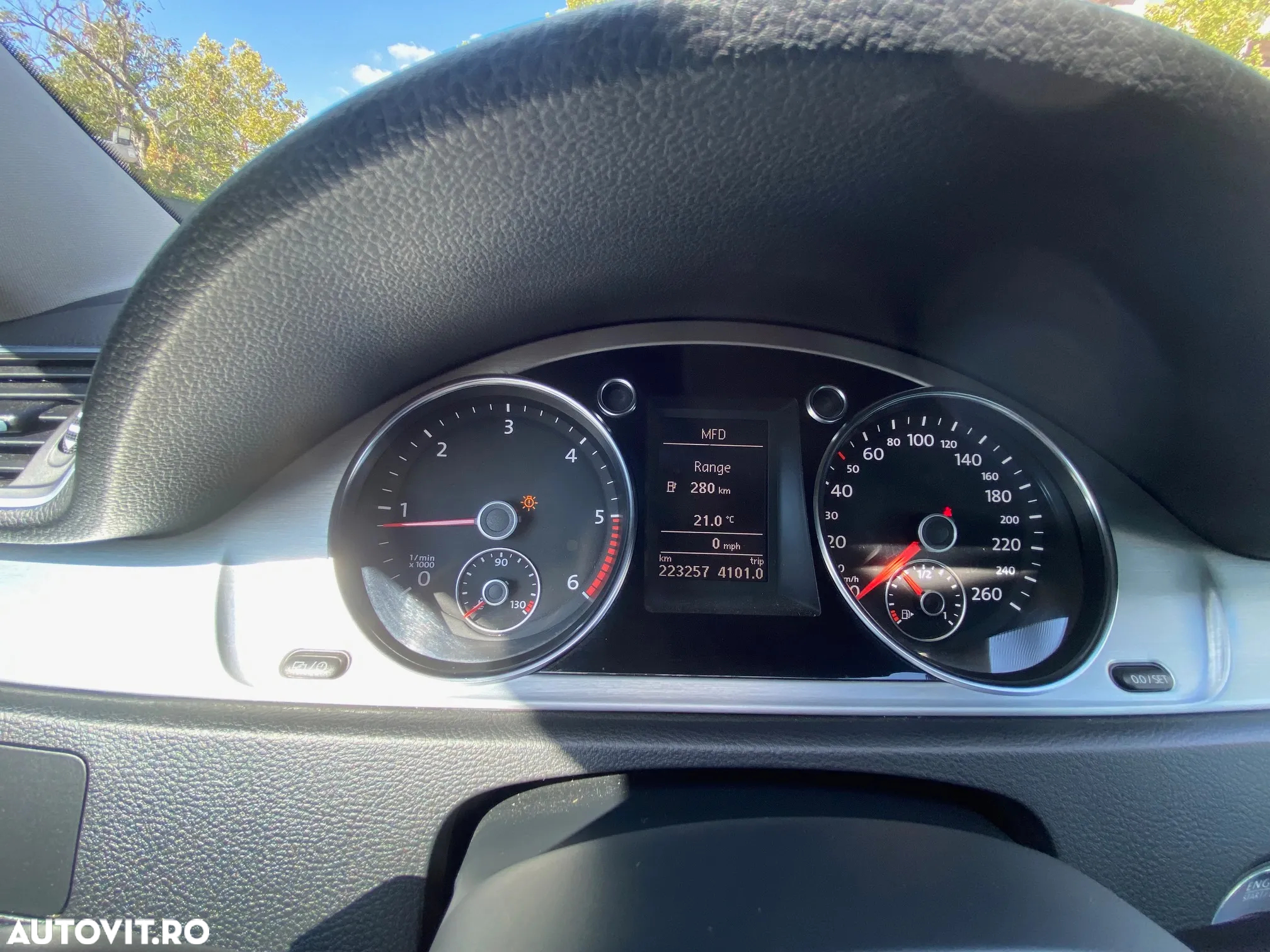 Volkswagen Passat 2.0 TDI BlueMotion Tehnology Highline - 17