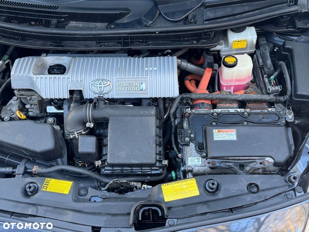 Toyota Prius 1.8 HSD Prestige - 9