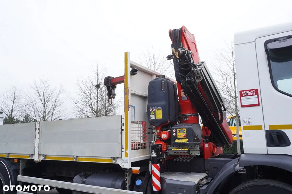 Renault C280 DTI 8 / HDS Fassi 5,6 t / Zasięg 8 m / Platforma 15 EPAL - 13