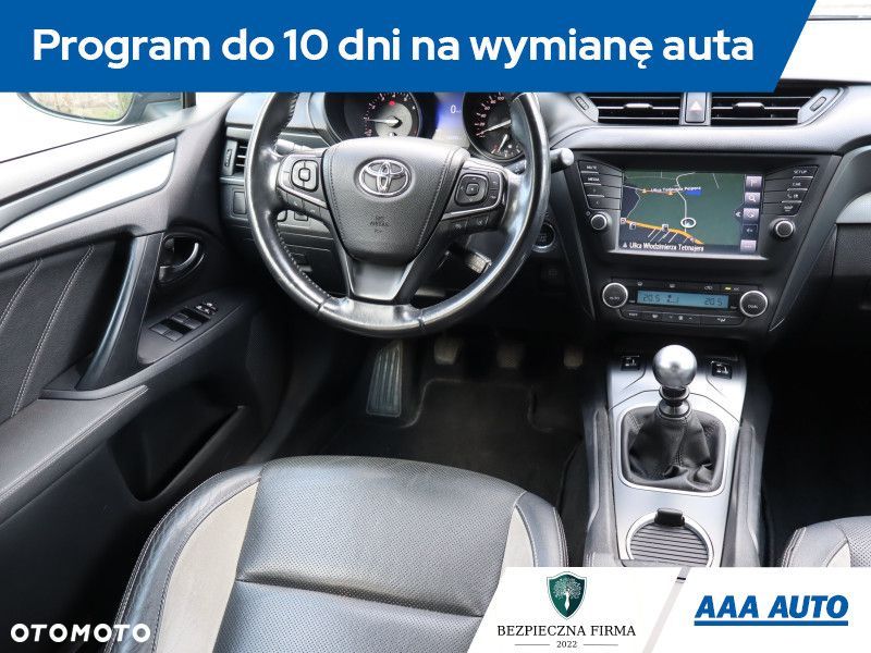 Toyota Avensis - 8