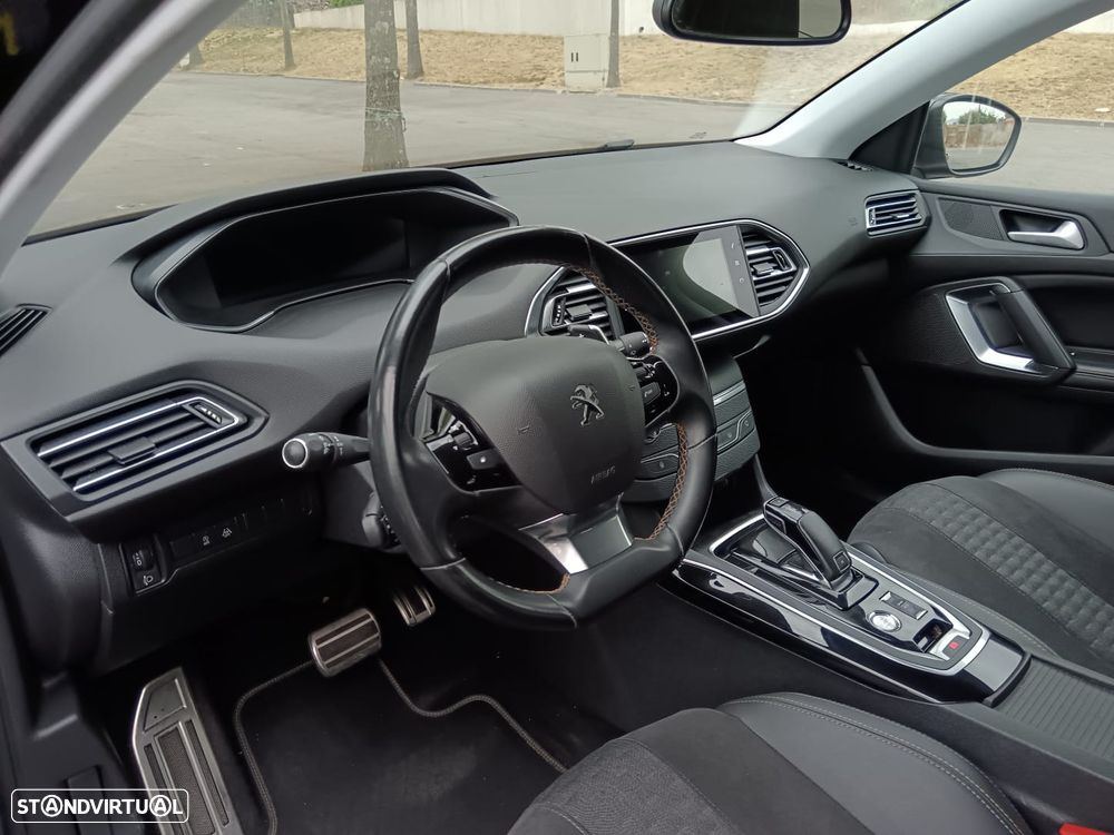 Peugeot 308 1.2 PureTech S&S Road Trip EAT8 - 14