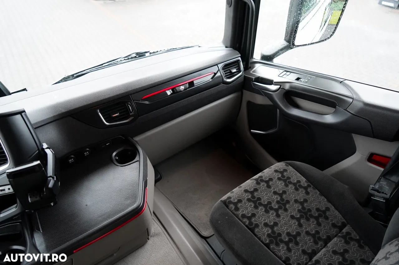 Scania R 520 / V8 / SISTEM HIDRAULIC / RETARDER / RĂCIRE ​​I-PARK / FULL AIRMATIC / ANVELOPE 100% / CONTRACT POST-SERVICE / IMPORTAT - 33