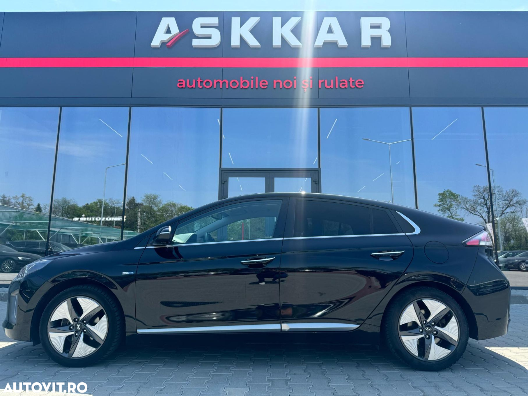 Hyundai IONIQ - 9