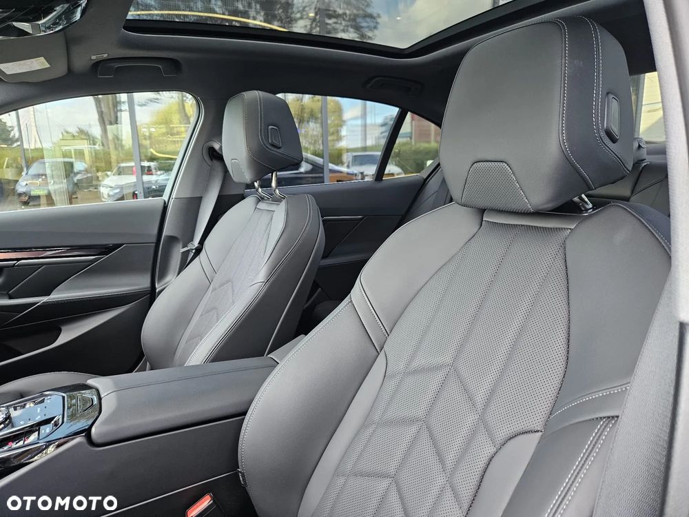 BMW Seria 5 530e PHEV - 16