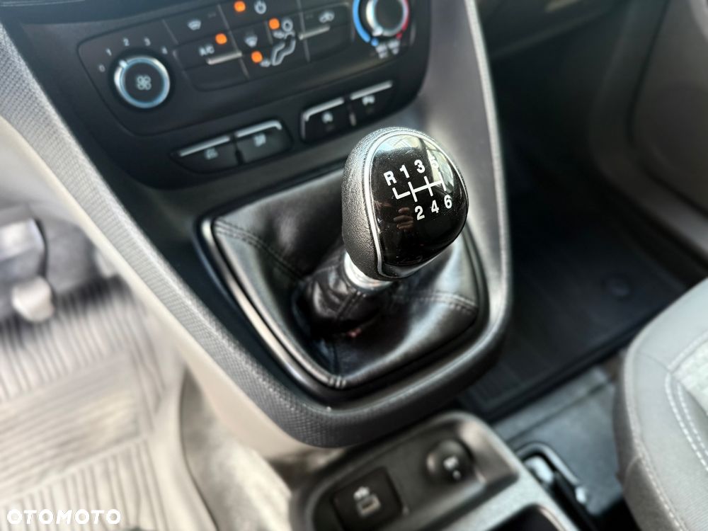 Ford TRANSIT CONNECT - 21