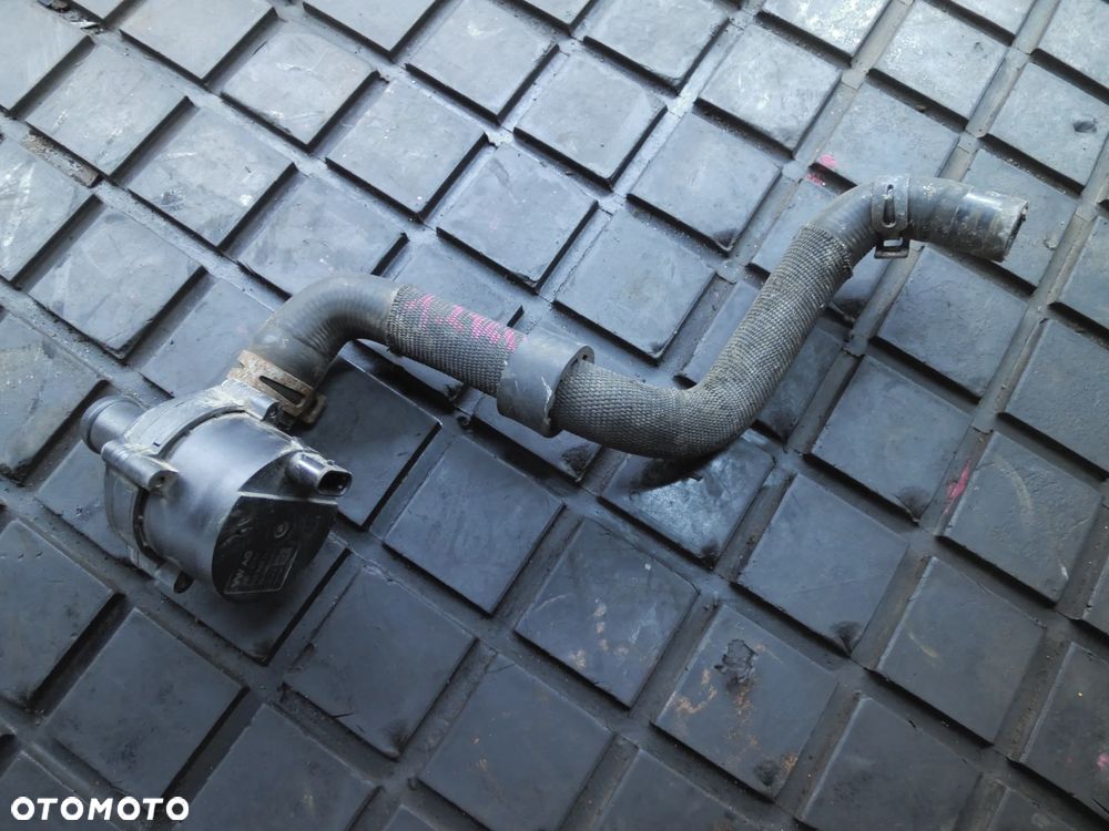 DODATKOWA POMPA WODY AUDI VW SEAT 1.2 1.4 TSI TFSI 5Q0965567 - 1