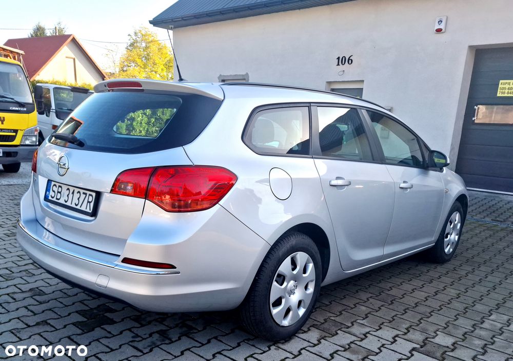 Opel Astra - 16