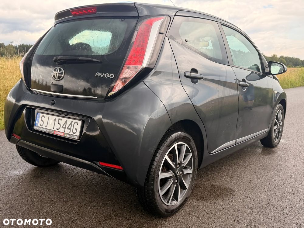 Toyota Aygo x-clusiv - 12