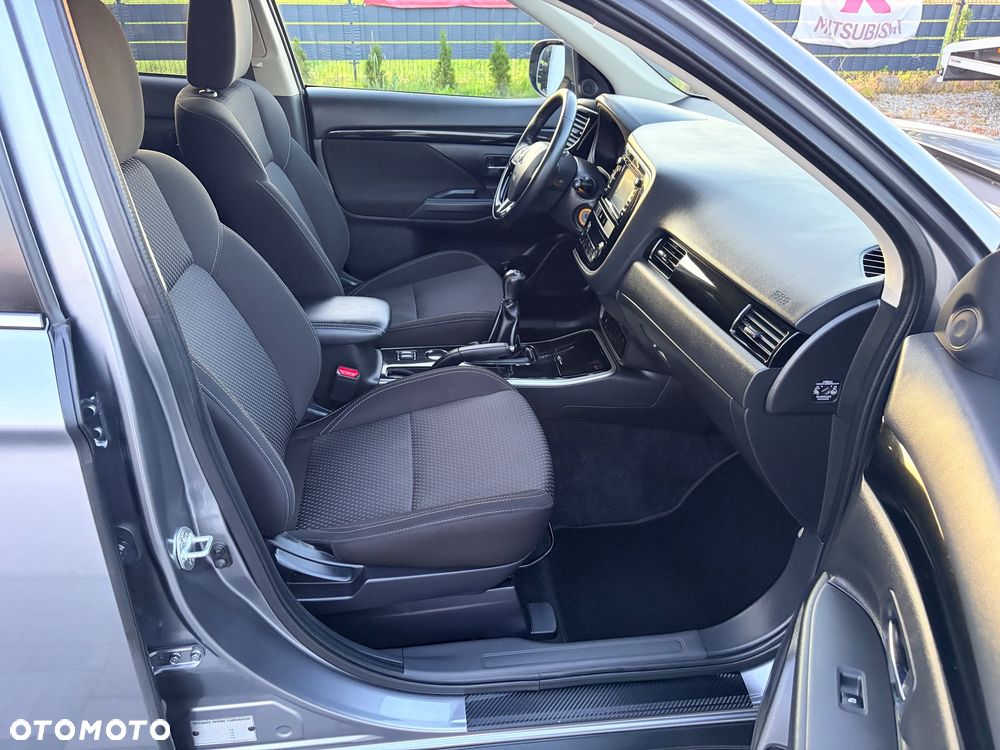Mitsubishi Outlander 2.0 2WD Active - 13