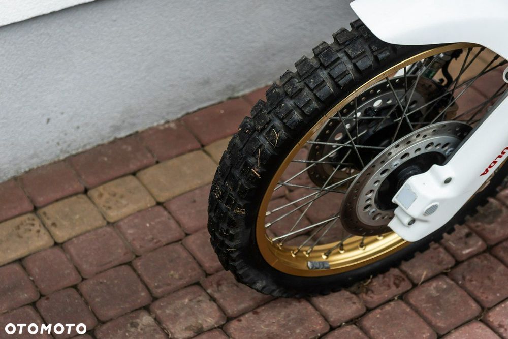 Honda XRV - 8