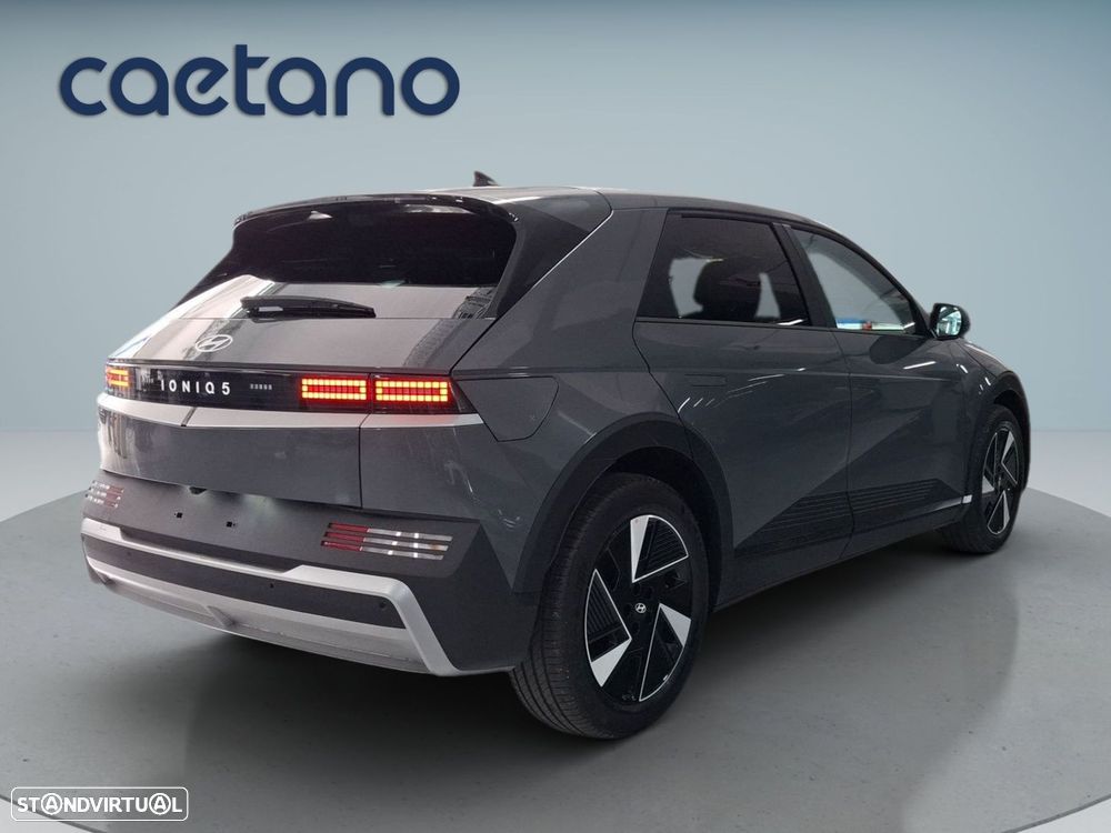 Hyundai IONIQ 84 kWh Premium Plus — fotografia 8
