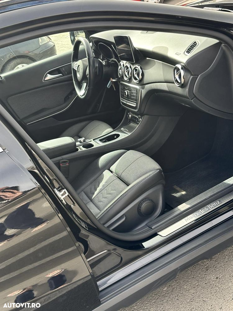 Mercedes-Benz GLA 220 d 4Matic 7G-DCT - 6