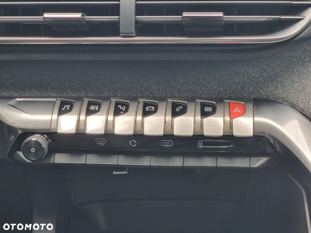Peugeot 3008 1.2 PureTech Allure S&S - 38