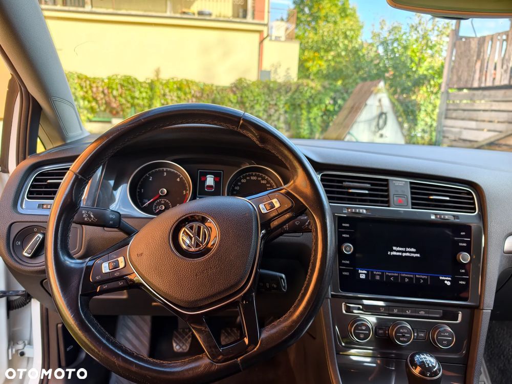 Volkswagen Golf 1.6 TDI BMT Comfortline - 22