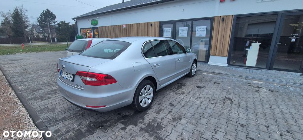Skoda Superb 2.0 TDI Platinum - 4