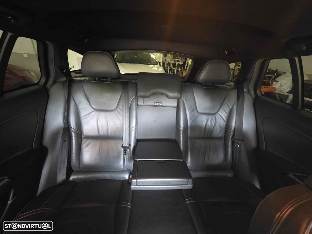 Volvo V60 D6 Twin Engine Geartronic RDesign - 19