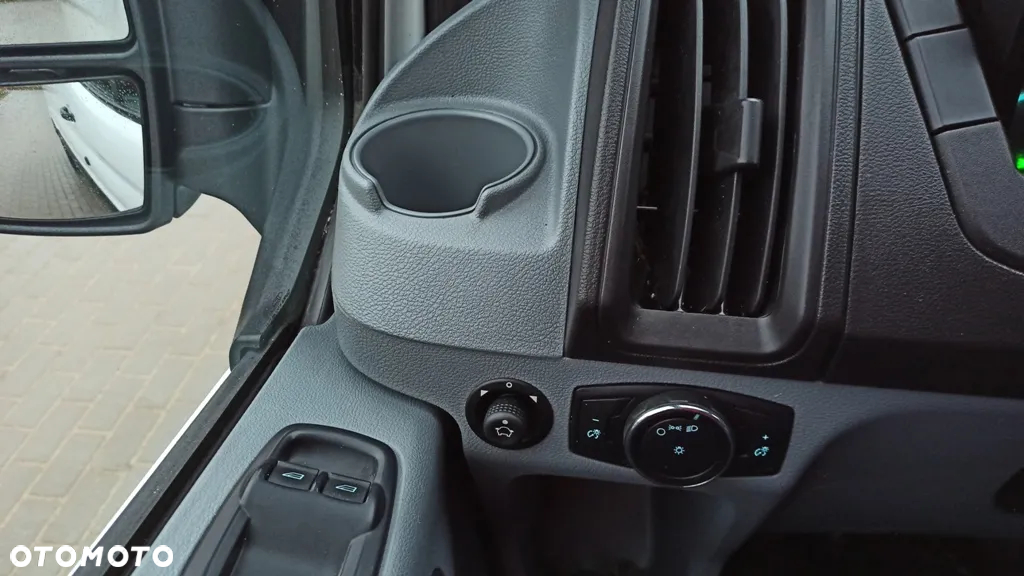 Ford Transit - 25