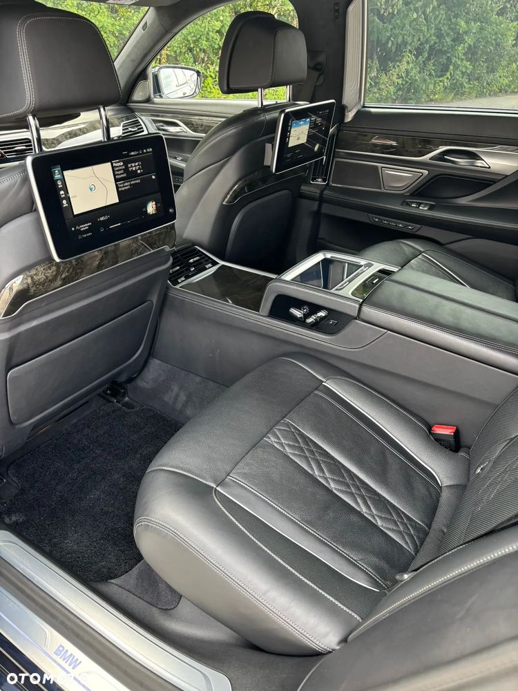 BMW Seria 7 - 11