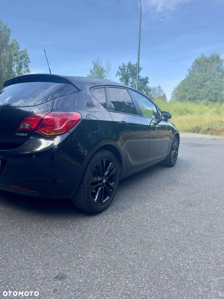 Opel Astra 1.4 Turbo Cosmo - 4