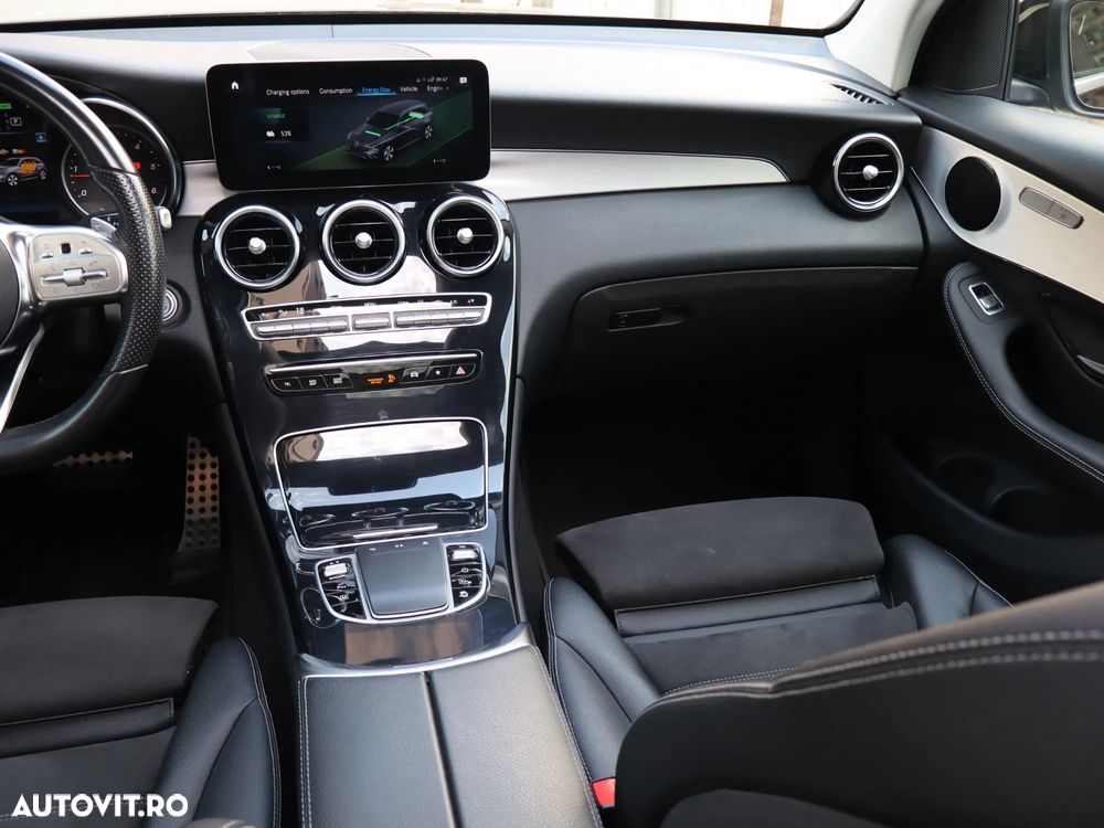 Mercedes-Benz GLC 300 de 4Matic 9G-TRONIC AMG Line Plus - 24