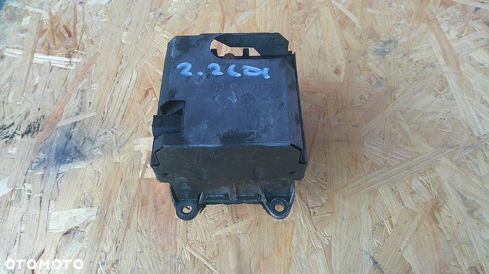 MERCEDES W203 PODGRZEWACZ WODY A2031500154