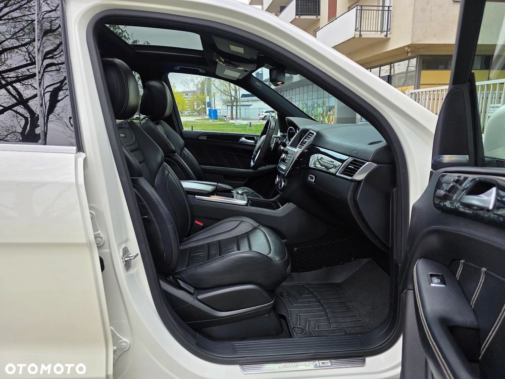 Mercedes-Benz ML 63 AMG 4-Matic - 33