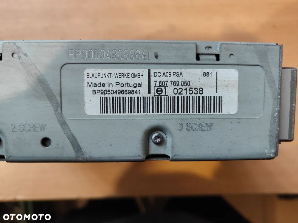 Zmieniarka płyt CD Peugeot 307 7607769050 8635132861-08 - 4