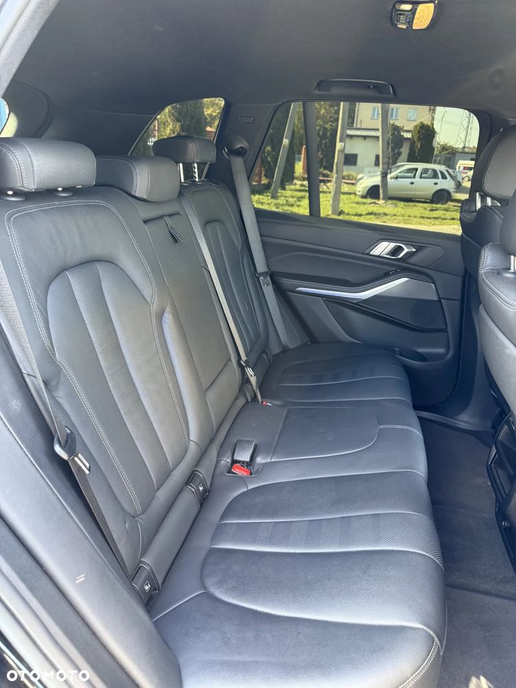 BMW X5 xDrive40d mHEV - 24