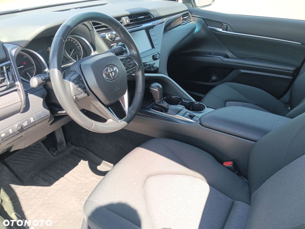 Toyota Camry 2.5 Hybrid Comfort CVT - 15