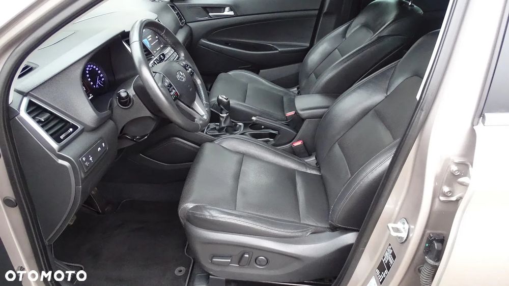 Hyundai Tucson 2.0 CRDI BlueDrive GO 2WD - 11