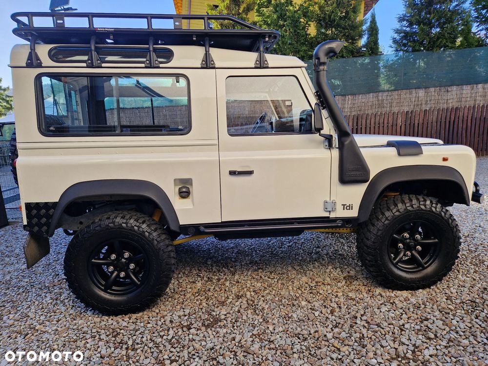Land Rover Defender - 3