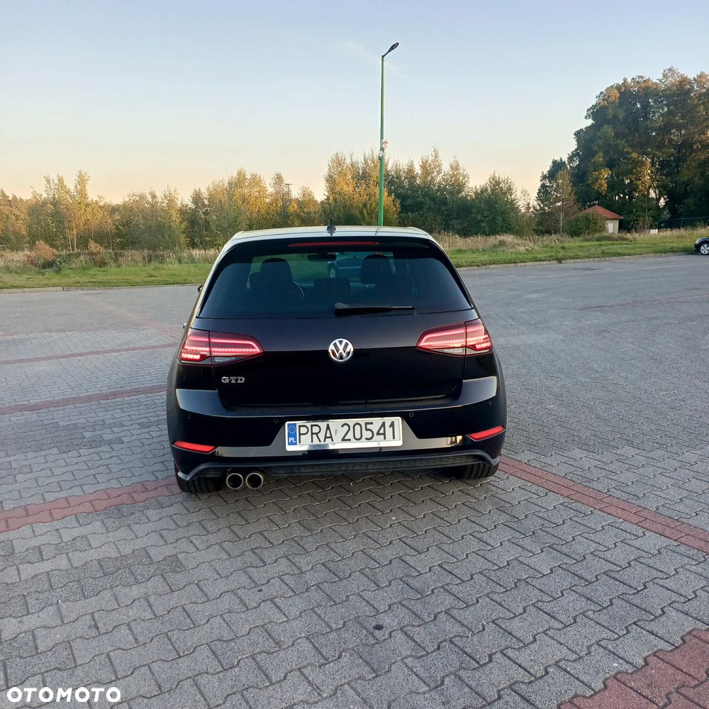 Volkswagen Golf - 4