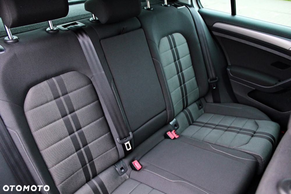 Volkswagen Golf - 15