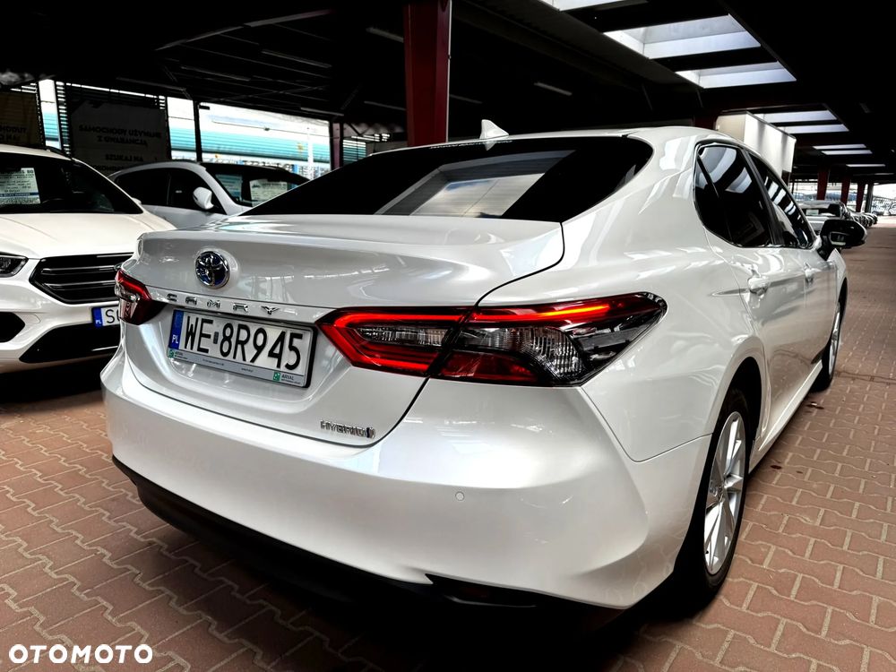 Toyota Camry - 10